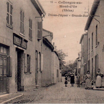 Ancienne carte postale de la Grande rue de Trèves Pâques